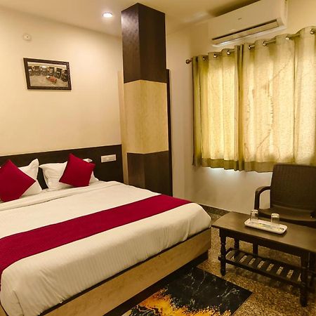 Hotel Rajputana Palace อุเดเปอร์ ภายนอก รูปภาพ