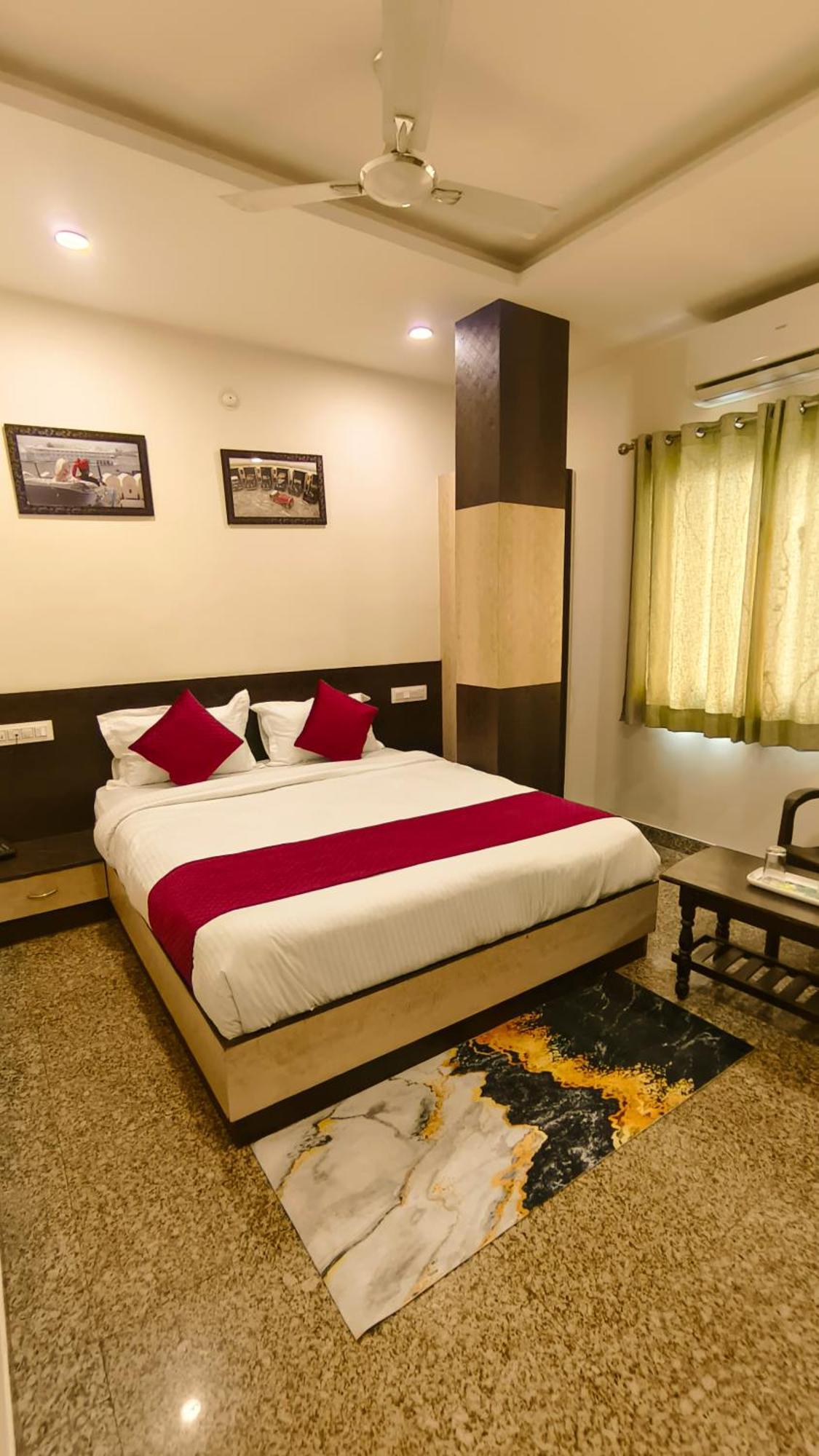 Hotel Rajputana Palace อุเดเปอร์ ภายนอก รูปภาพ